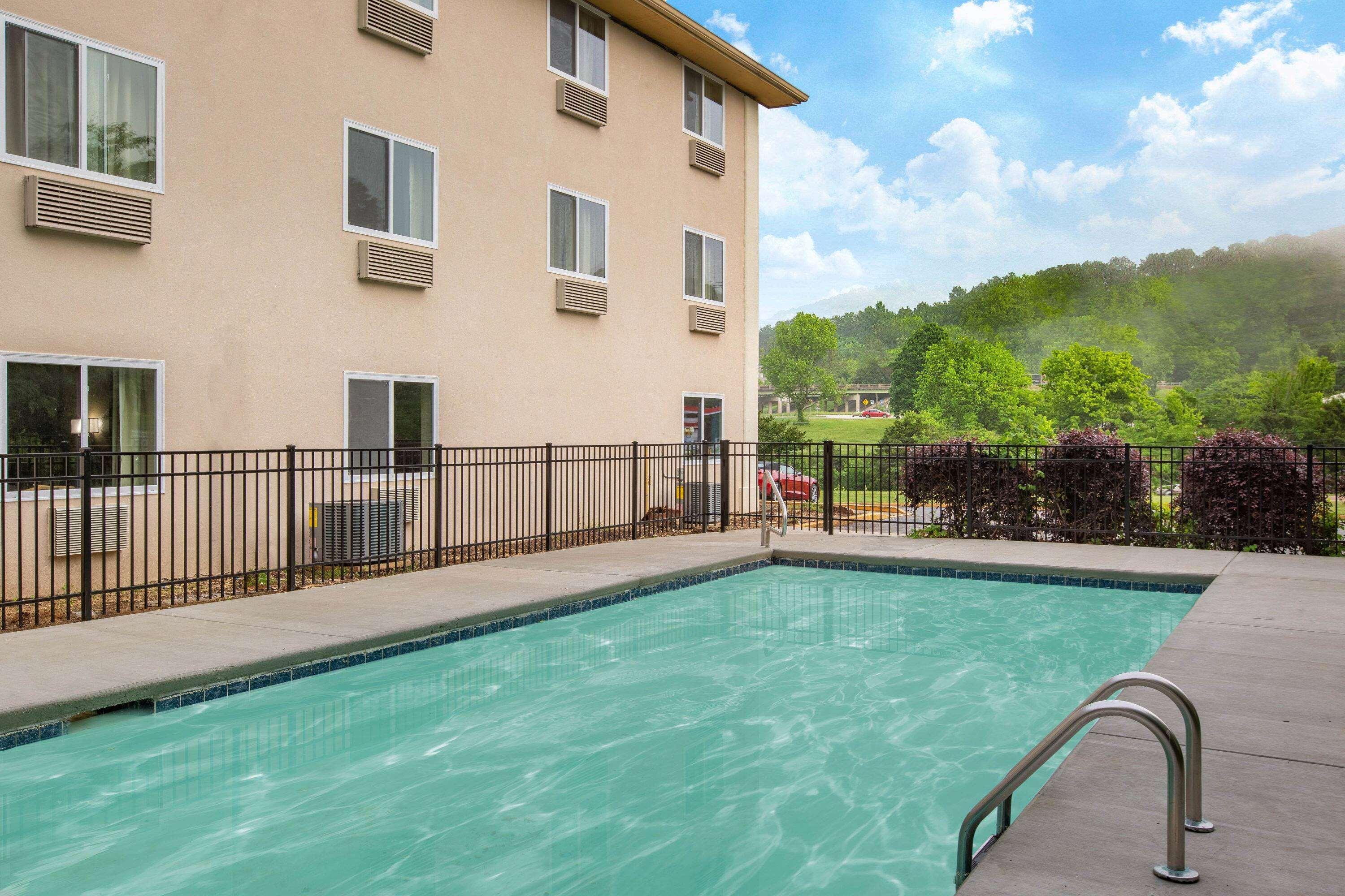 Super 8 By Wyndham Chattanooga Lookout Mountain Tn Exterior photo